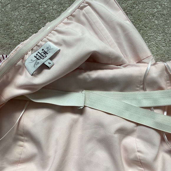 Gorgeous Tibi Silk Mini Dress / Size: 4 - Picture 4 of 6